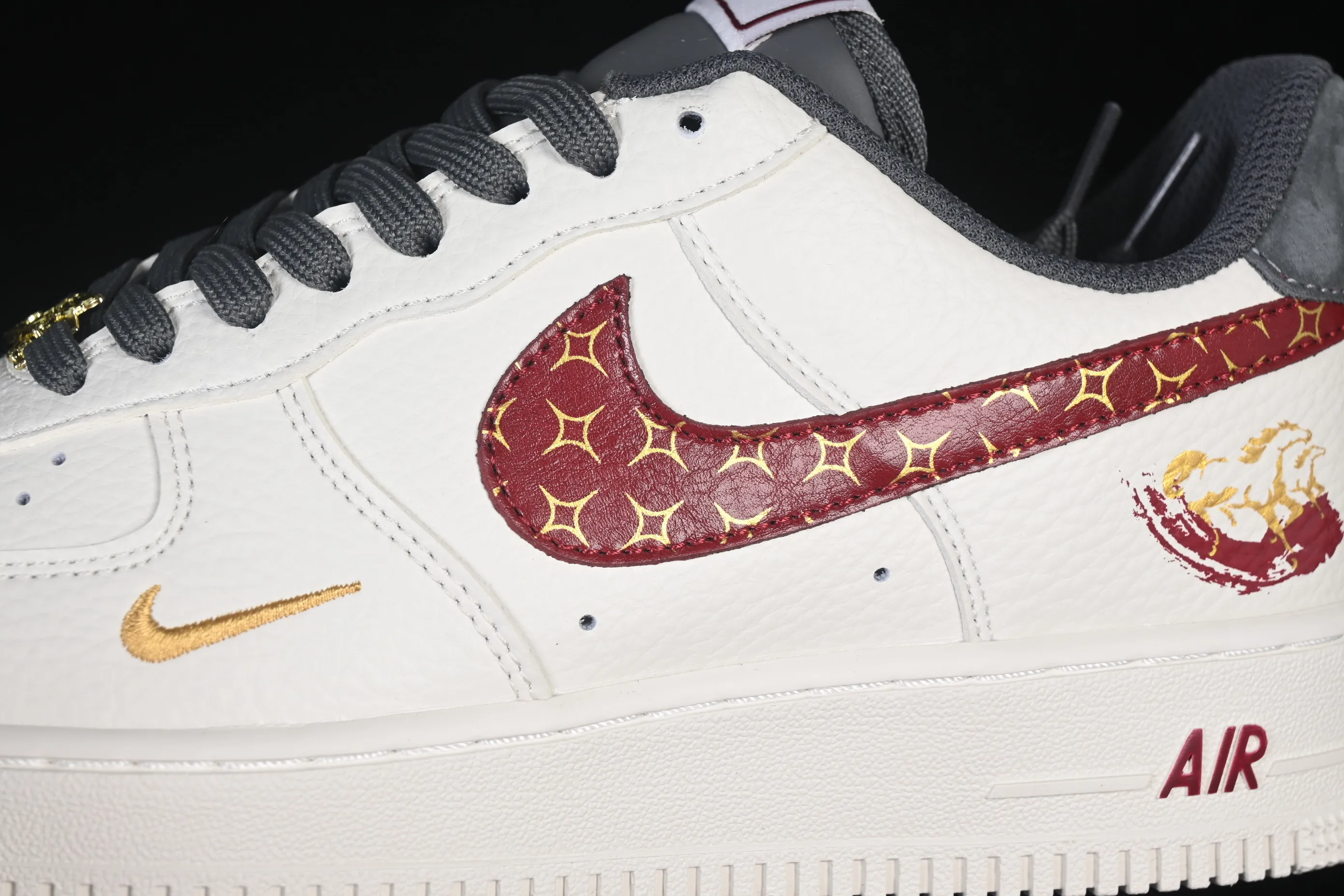All categories Nk Air Force 1 Air Force series Nk Air Force 1 Low Air Force low-top Nike Air Force 1'07 Low Year of the Horse joint name Cloud white crimson gold Air Force 1 low-top casual sneakers NH0601-507